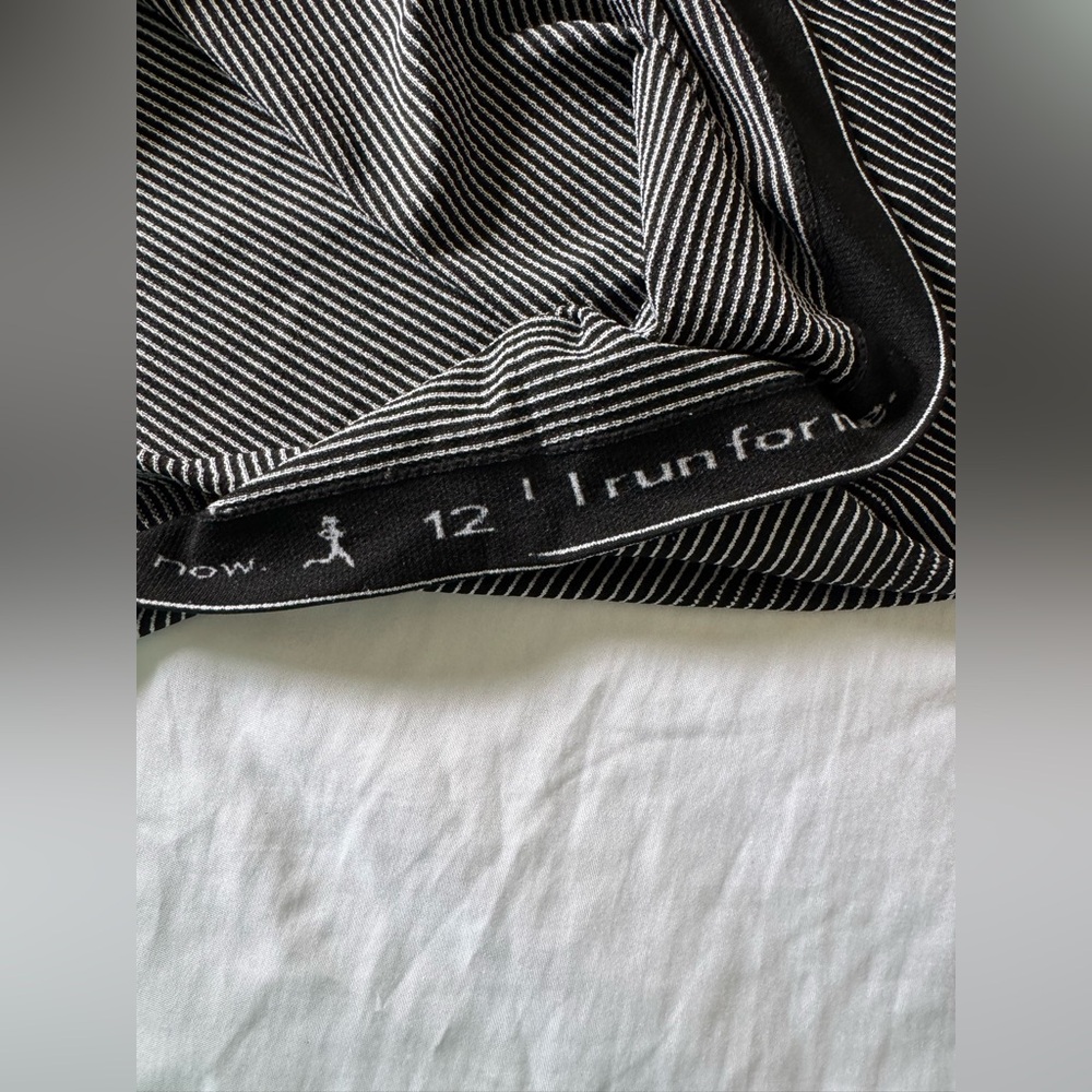 Lululemon top - Picture 9 of 10